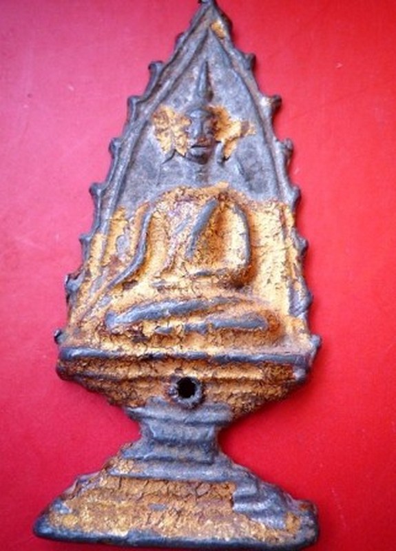 พระเชียงแสนใบหอกหรือราวเทียน กรุน่าน 
