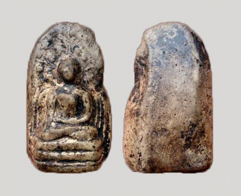 พระคงดำผ่าน กรุวัดมหาวัน