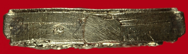 เหรียญ ฉีดทรงระฆัง ปี 2526 ครบ ๖ รอบ เนื้อเงินสวยแชมป์ในกล่องเดิมๆครับ
