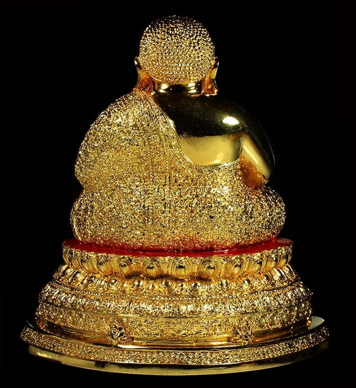 พระบูชาสังกะจายปี 2532 เนื้อโลหะ ขนาดหน้าตัก ๕ นิ้ว กะไหล่ทองกรรมการสวยแชมป์ในกล่องเดิมๆครับ