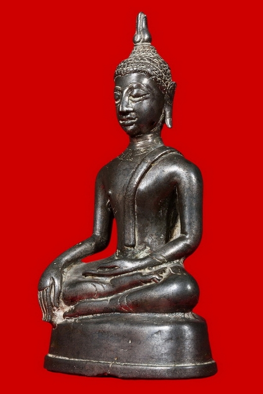 พระบูชาเชียงแสนสิงห์สาม เนื้อเงินหายากครับ