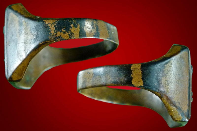 แหวนโลหะผสมรุ่นแรกหลวงปู่แหวนปี๑๗