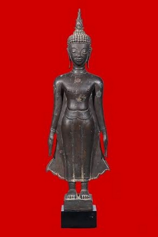 พระบูชาเชียงแสนยืนเปิดโลก สูง19นิ้ว สวยเดิมหายากๆๆ