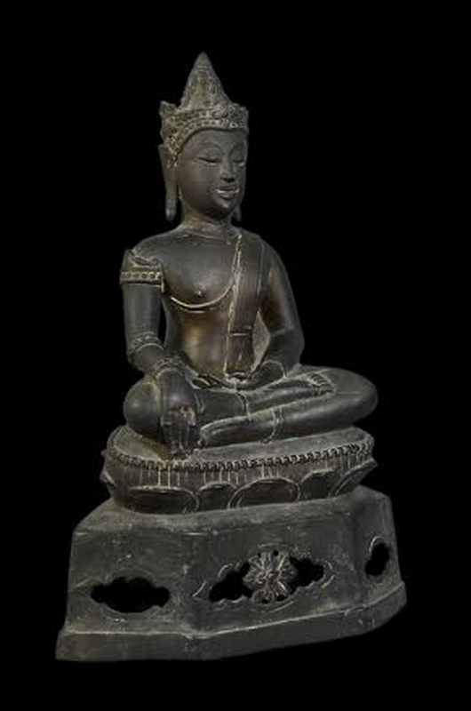 พระบูชาเชียงแสนทรงเครื่อง ฐานฉลุ หน้าตัก5นิ้ว