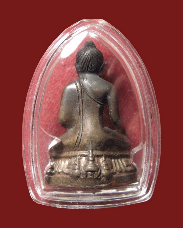 พระกริ่งวชิรมกุฏ วัดมกุฏ ปี๑๑