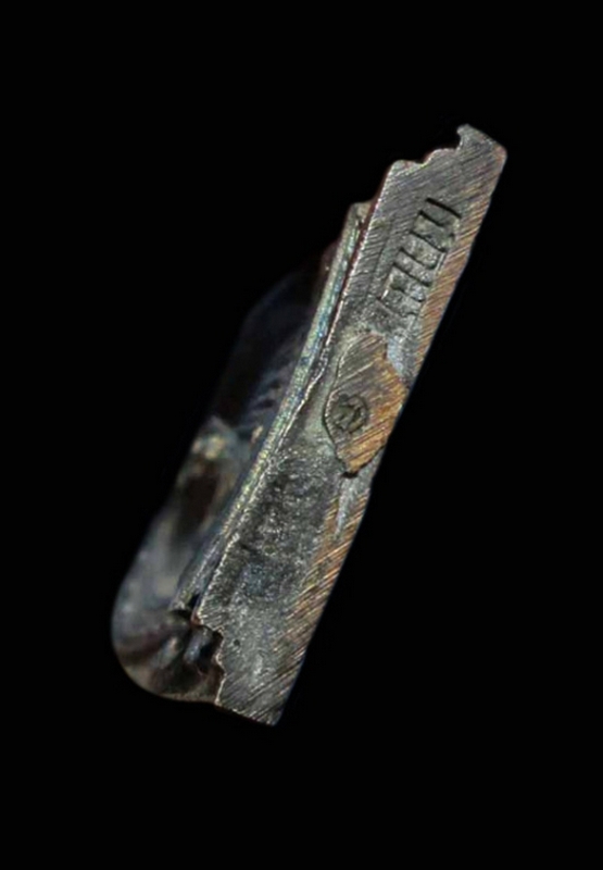 เหรียญสี่เหลี่ยมหล่อฉีด หลวงพ่อเกษม เขมโก จ.ลำปาง เนื้อเงิน ปีพ.ศ.2536