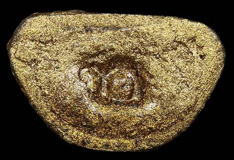 รูปหล่อหลวงปู่ทิมฐานปูปลา พิธีชินบัญชรมหาโสฬส ปี33 เนื้อนวะโลหะ (กรรมการ