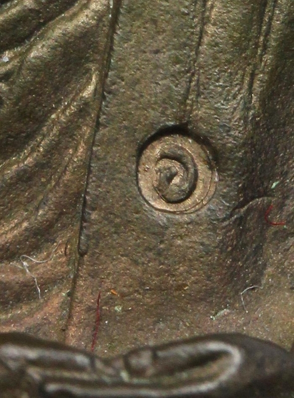 รูปหล่อหลวงปู่ทิม อิสริโก รุ่น 108 ปี เนื้อนวะโลหะ จำนวนการสร้าง 309 องค์ ปี พ.ศ. 2530
