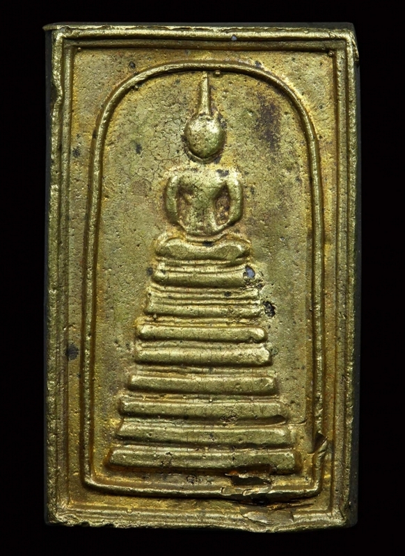 พระสมเด็จเนื้อทองระฆังครูบาขันแก้ว วัดสันพระเจ้าแดง ปี พ.ศ.2524 พิมพ์ฐาน 9 ชั้นตอกโค๊ตเม็ดงา