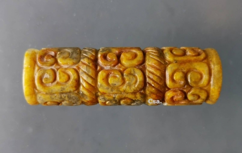ลูกปัดหลอด เนื้อหินหยก ของจีนโบราณ 2,000กว่าปี