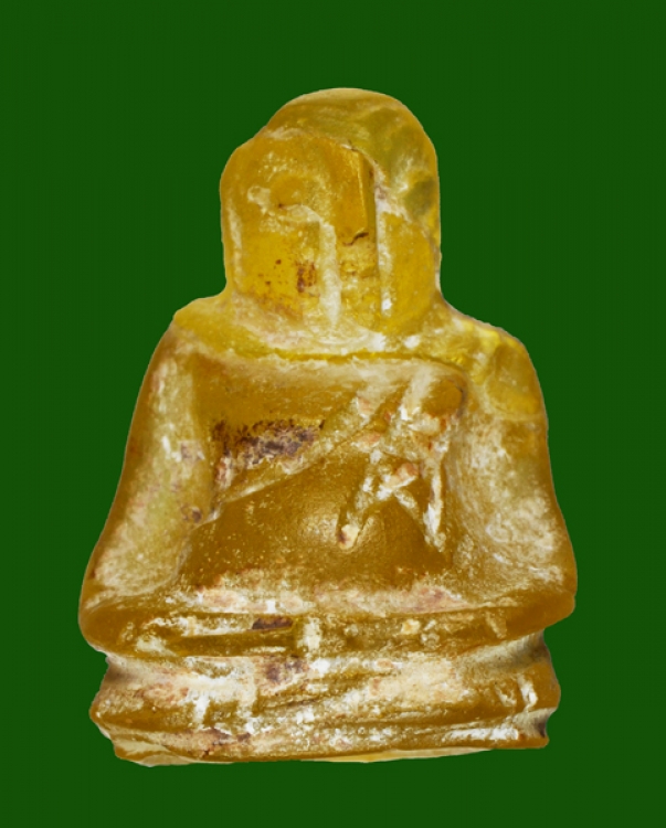 พระสังกัจจายเนื้อบุษราคัมสีเหลือง กรุฮอด ขนาดหน้าตัก 1.2 cm  