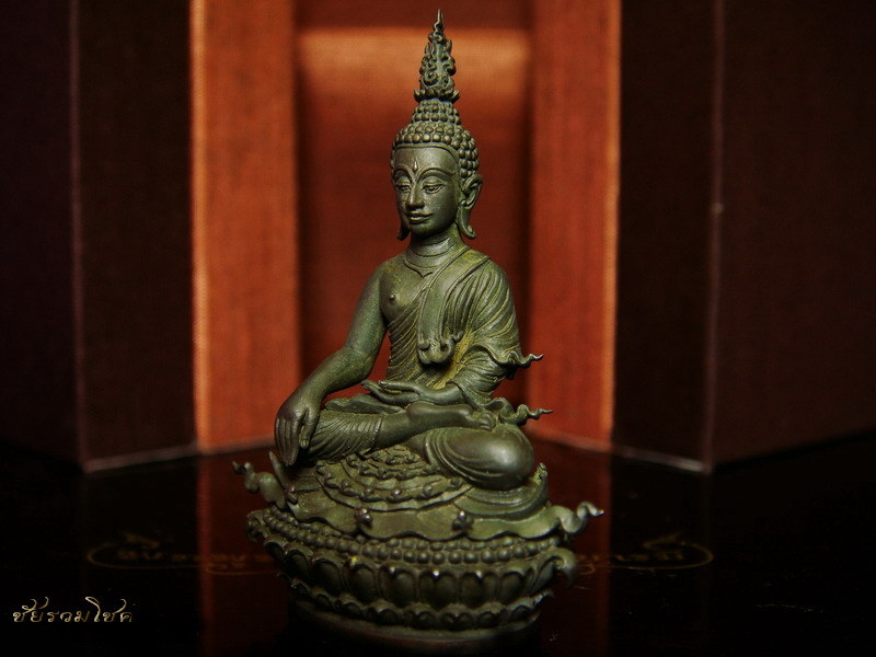 ๑๑๓๐๙ พระกริ่งนวะ ดำสนิมเขียวบางๆ